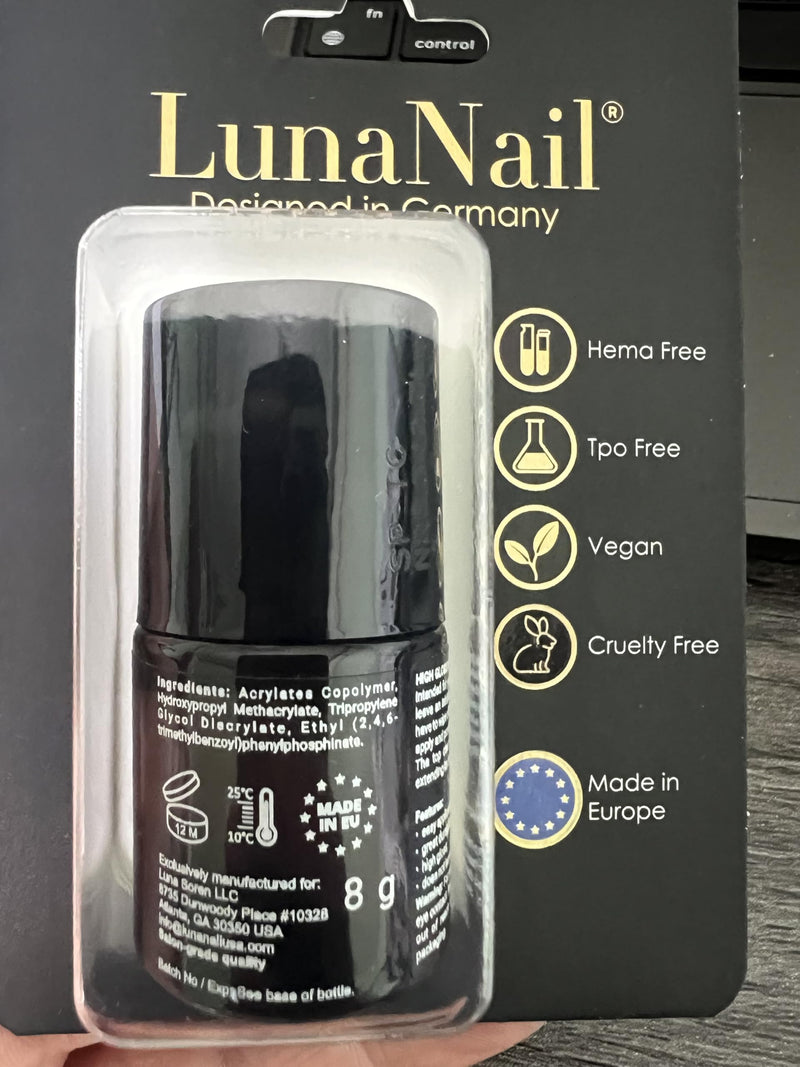 LunaNail gel top coat lifestyle image